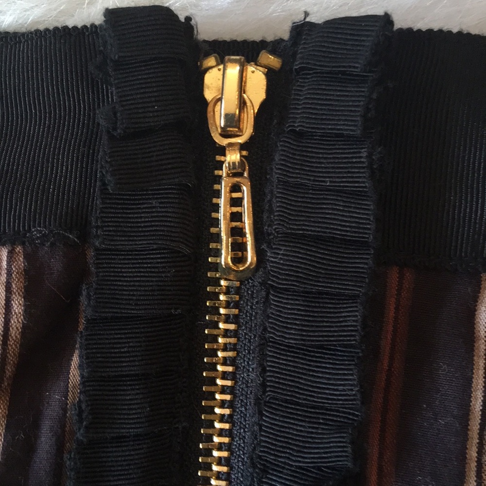 SALE!!NEW without Tag zipper backed Skirt w/ chevron - Picture 3 of 6